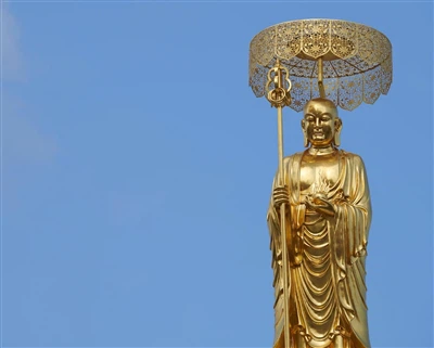 Làm thế nào để tạo ra các tác phẩm điêu khắc Phật lá vàng?