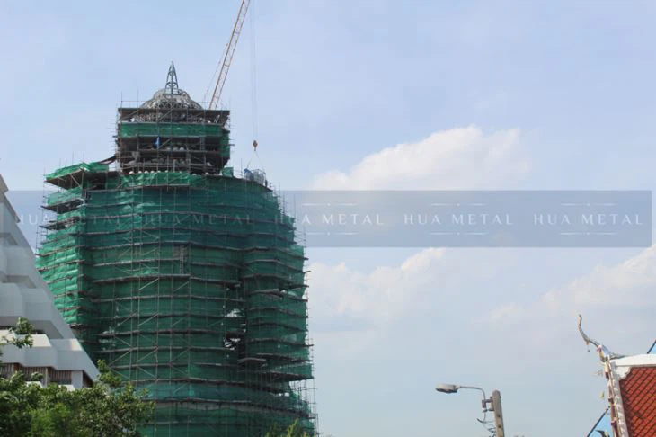 Phật vàng khổng lồ